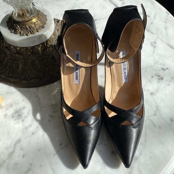 Manolo Blahnik strappy heel pointed toe pumps - Picture 2 of 6